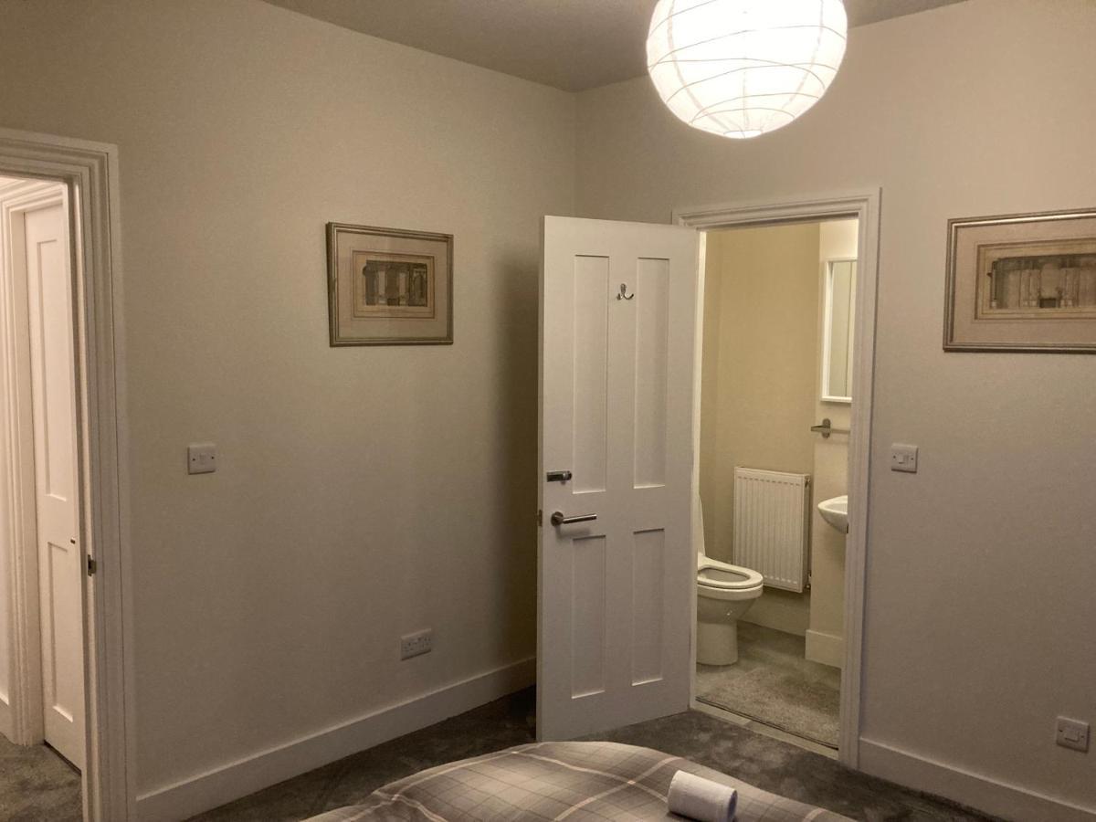 Beautiful 1-Bed Studio In Лондон Экстерьер фото